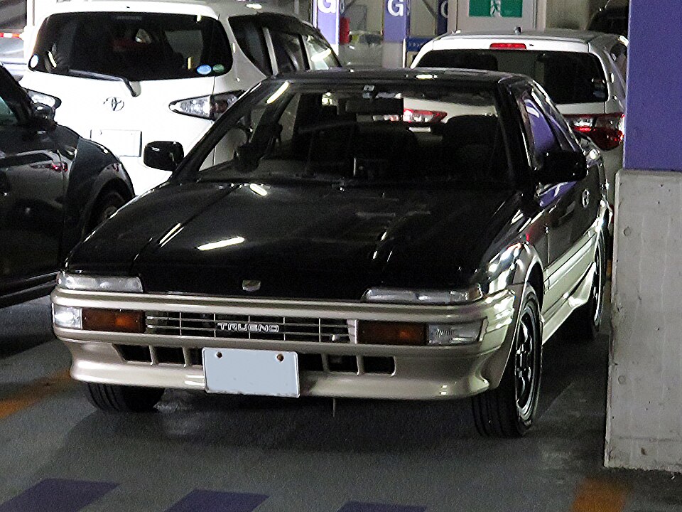 トヨタ カローラレビン/スプリンタートレノ AE92 の正面写真