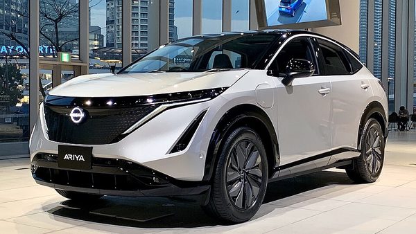 日産 アリア
