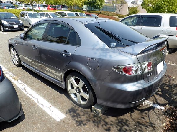 アテンザ/MAZDA6 初代 の後方写真