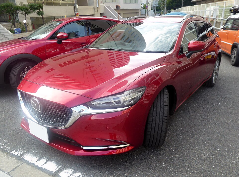 マツダ アテンザ／MAZDA6 3代目 後期 の斜め前写真