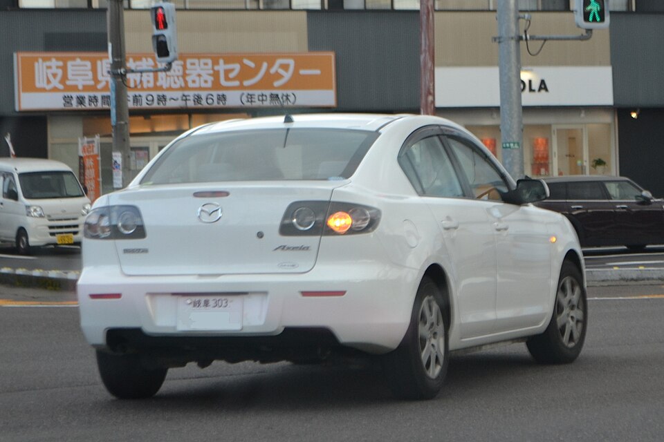 マツダ アクセラ／MAZDA3 初代 の外観写真