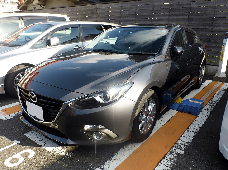 マツダ アクセラ／MAZDA3 3代目 の正面写真