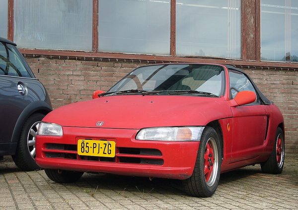 ビート 初代 の正面写真
