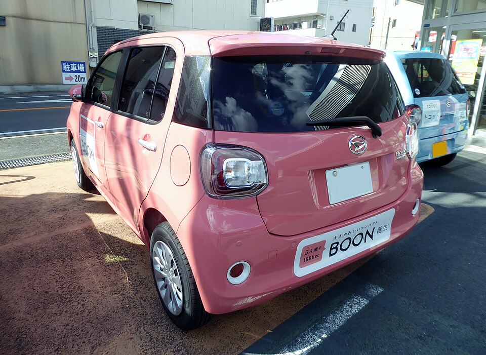 ダイハツ ブーン 3代目 スタイル の後方写真