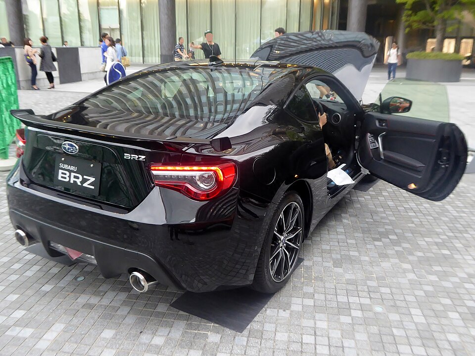 スバル BRZ 初代 の後方写真