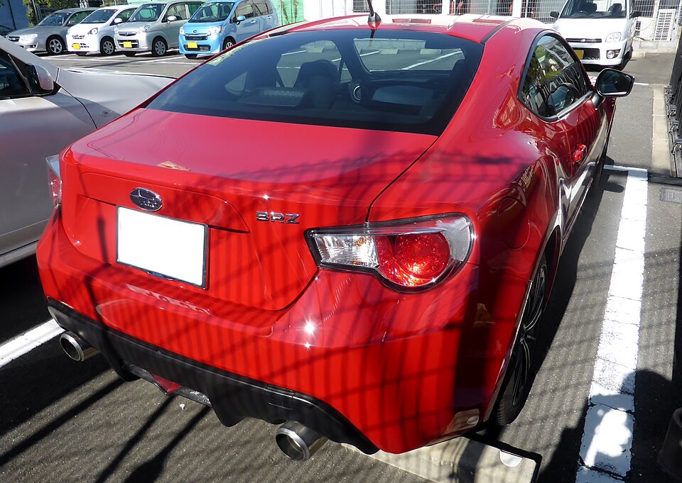 スバル BRZ 初代 の後方写真
