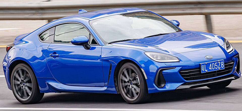スバル BRZ 2代目 の横写真