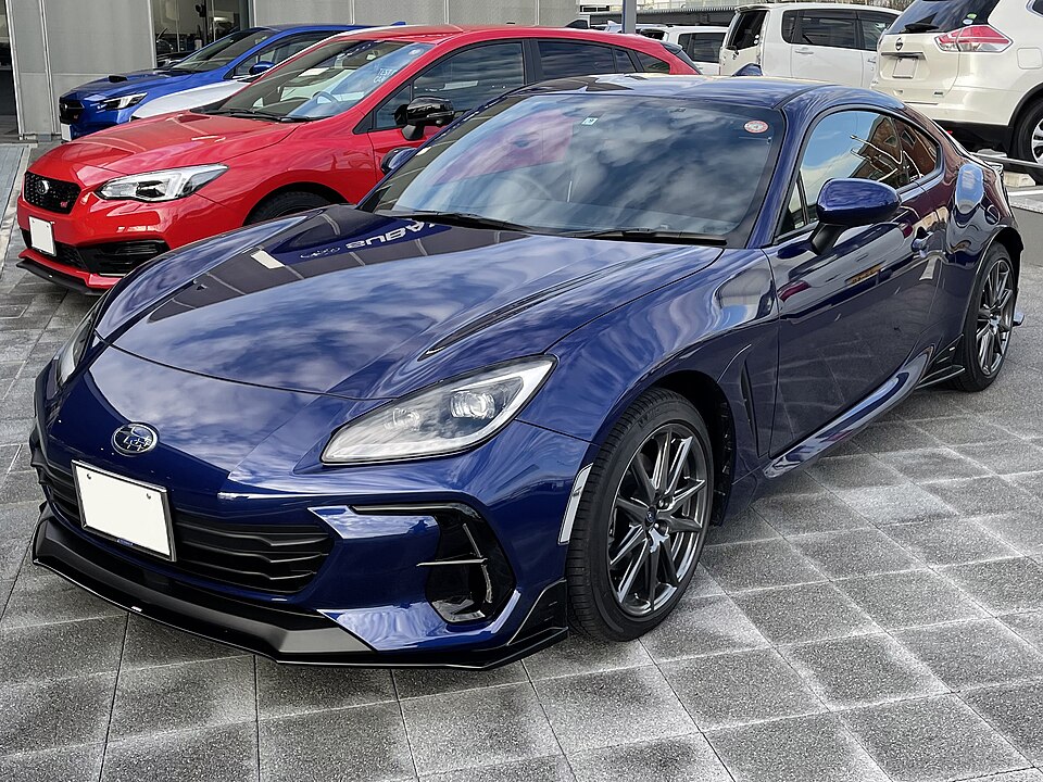 スバル BRZ 2代目 の正面写真