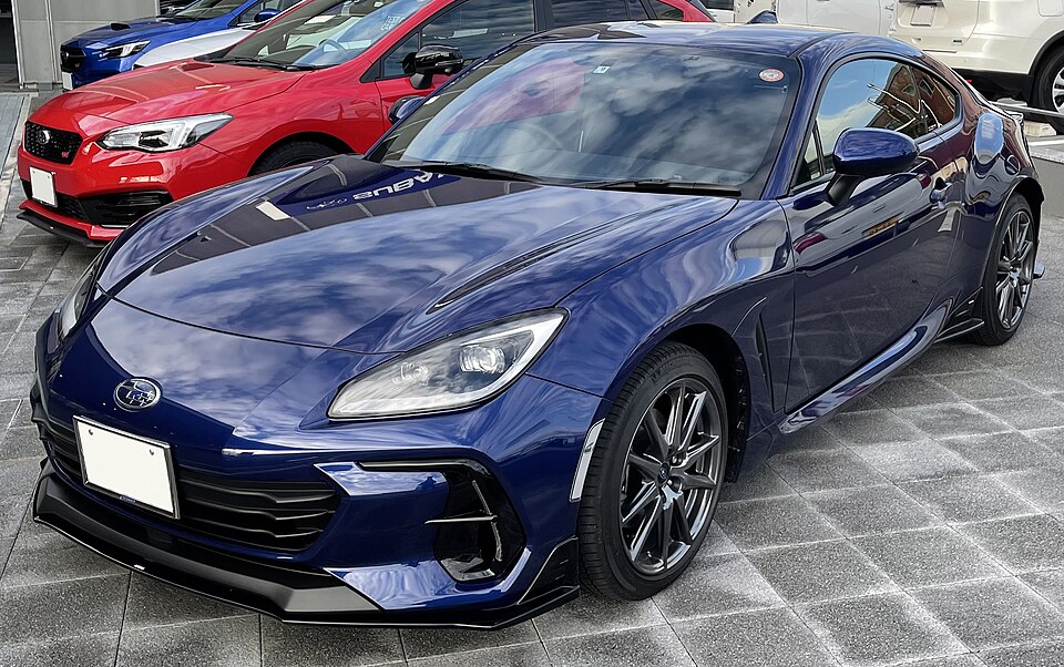 スバル BRZ 2代目 の正面写真