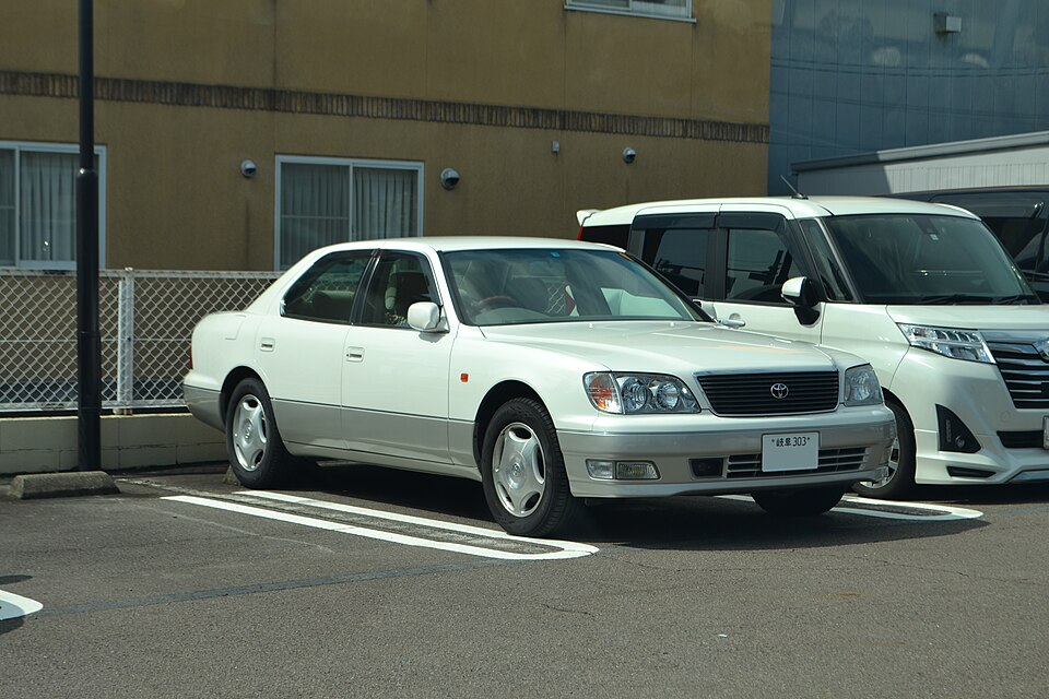 トヨタ セルシオ 2代目 の外観写真