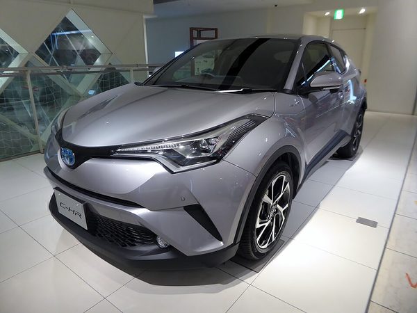 C-HR 初代 前期 の顔