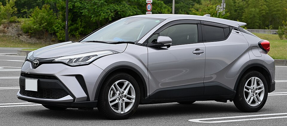 トヨタ C-HR 初代 の外観写真