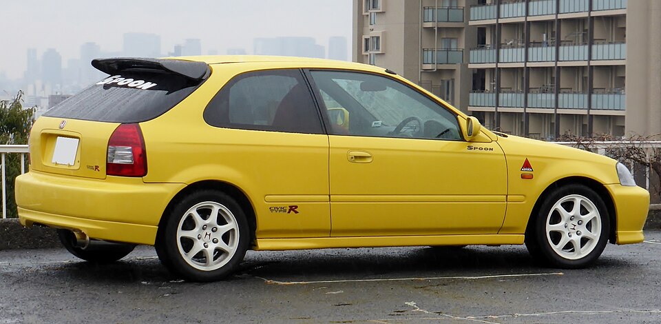 ホンダ シビック 6代目 タイプR の後方写真