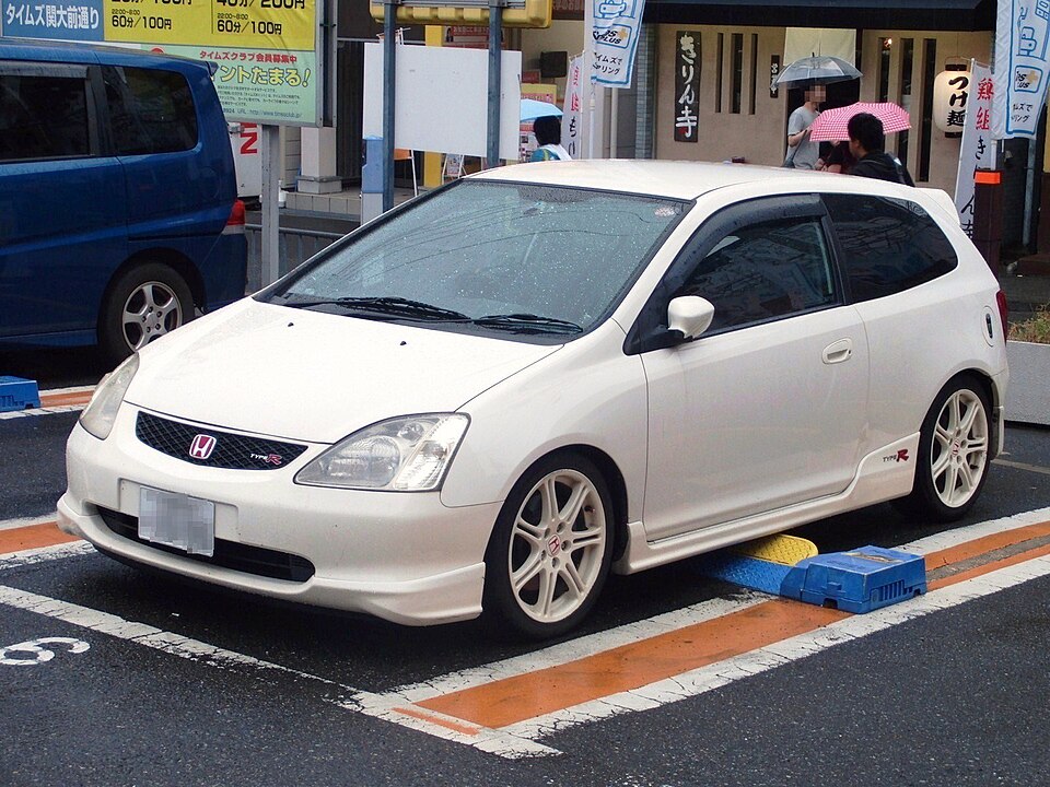 ホンダ シビック 7代目 タイプR の正面写真