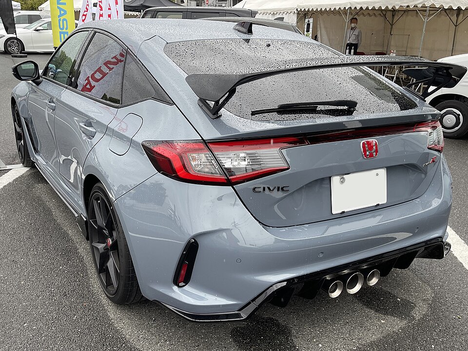 ホンダ シビック 11代目 タイプR の後方写真