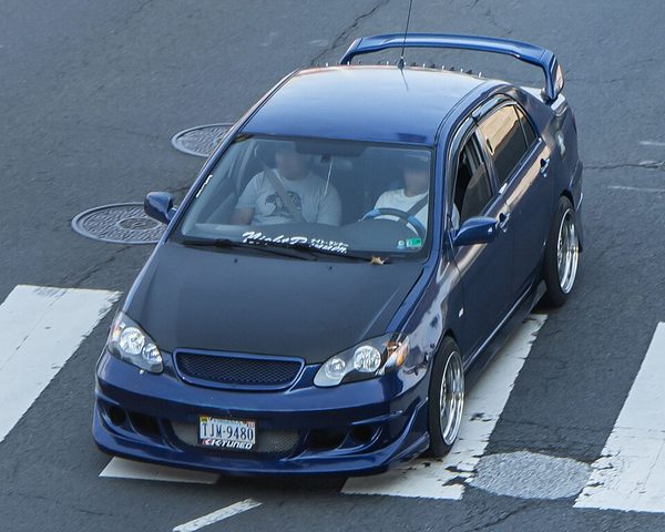 カローラ 9代目 (E120) の外観写真
