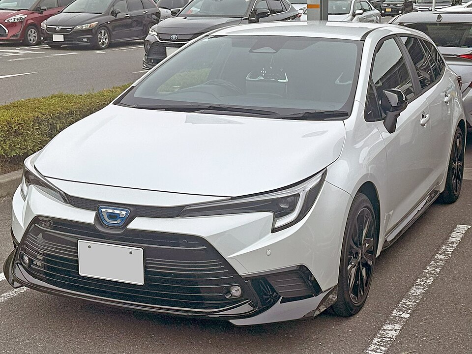 トヨタ カローラツーリング 初代 の正面写真