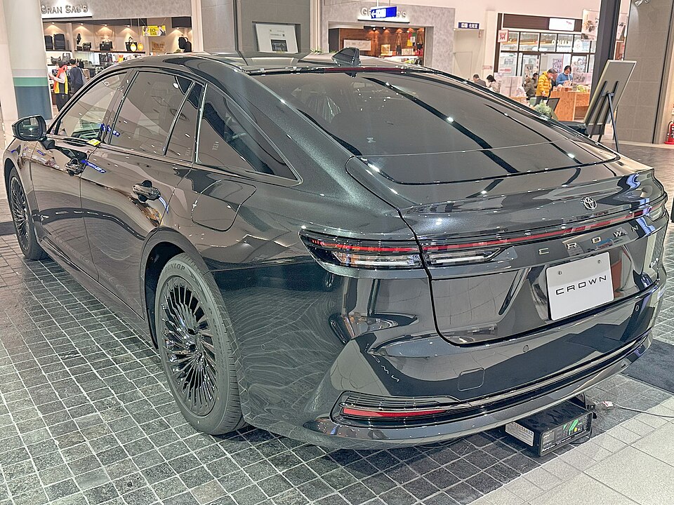 トヨタ クラウン セダン 初代 の後方写真