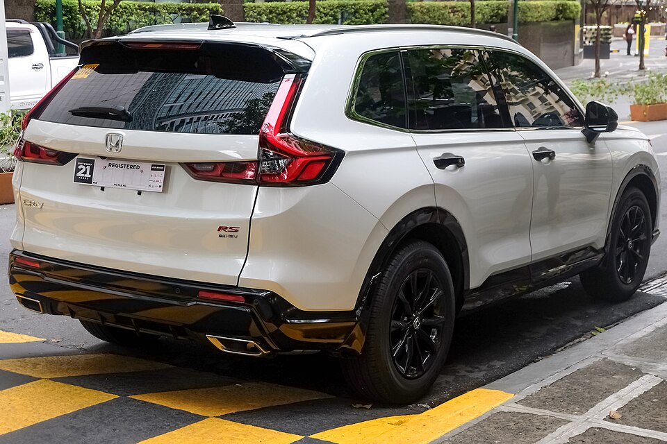 ホンダ CR-V 6代目 の後方写真