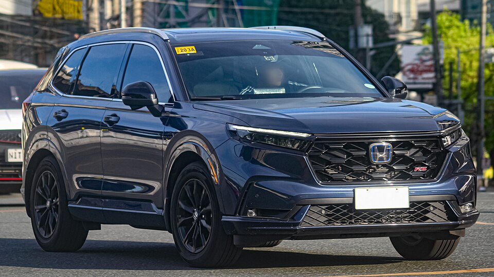 ホンダ CR-V 6代目 の斜め前写真
