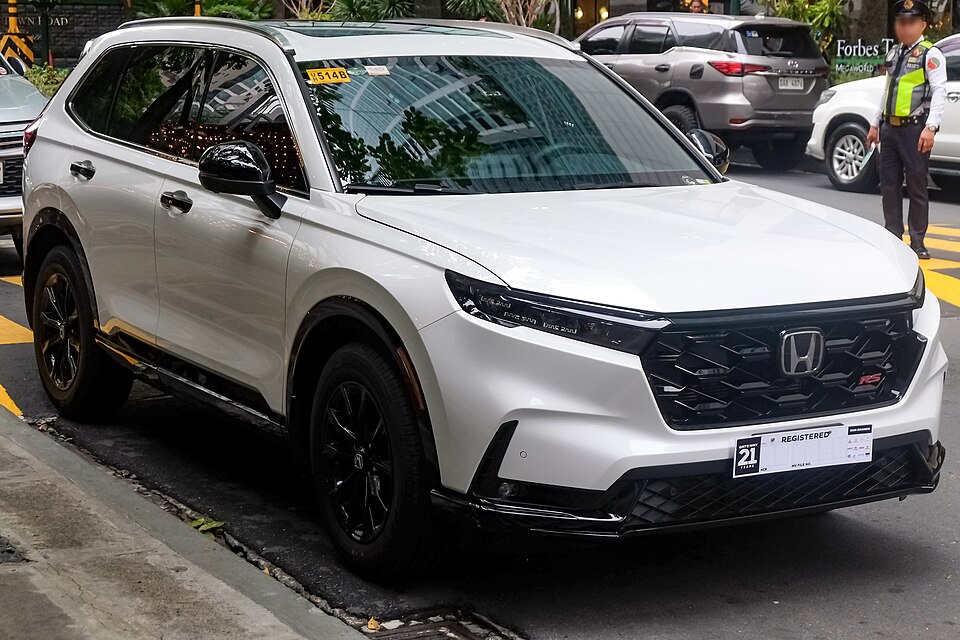 ホンダ CR-V 6代目 の斜め前写真