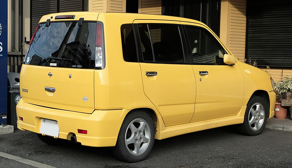 日産 キューブ 初代 の外観写真