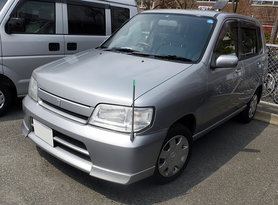 日産 キューブ 初代 の正面写真