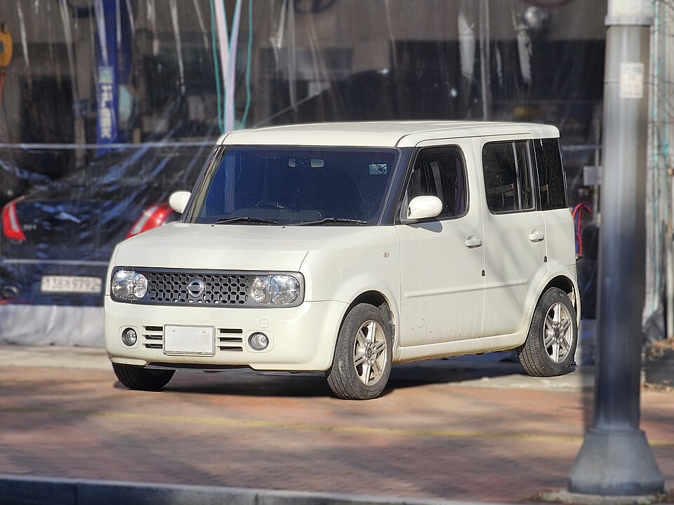 日産 キューブ 2代目 の外観写真