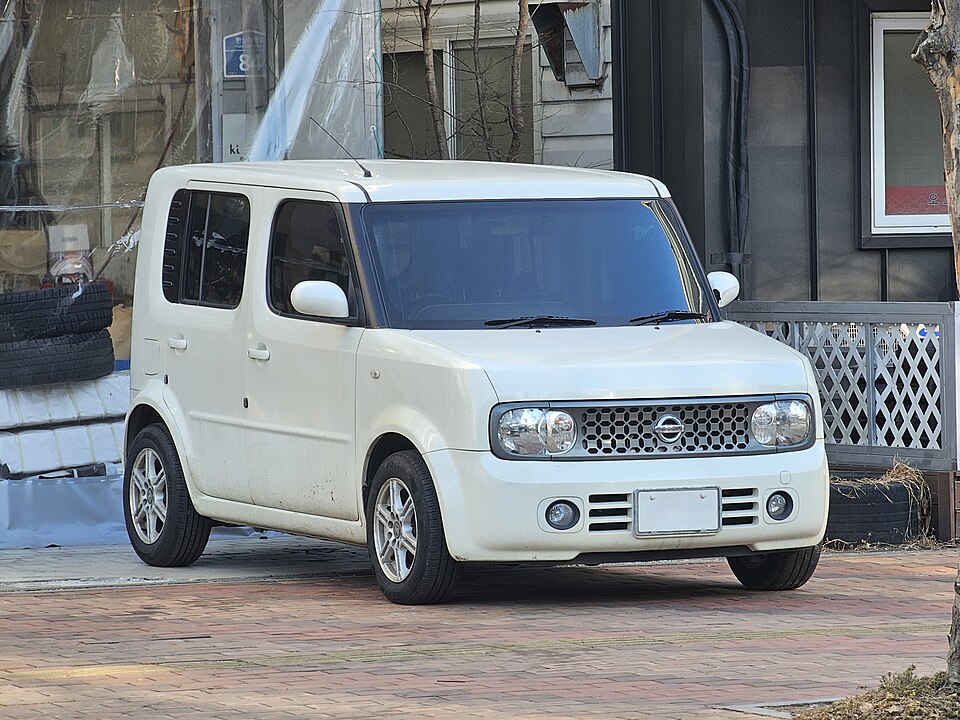 日産 キューブ 2代目 の外観写真