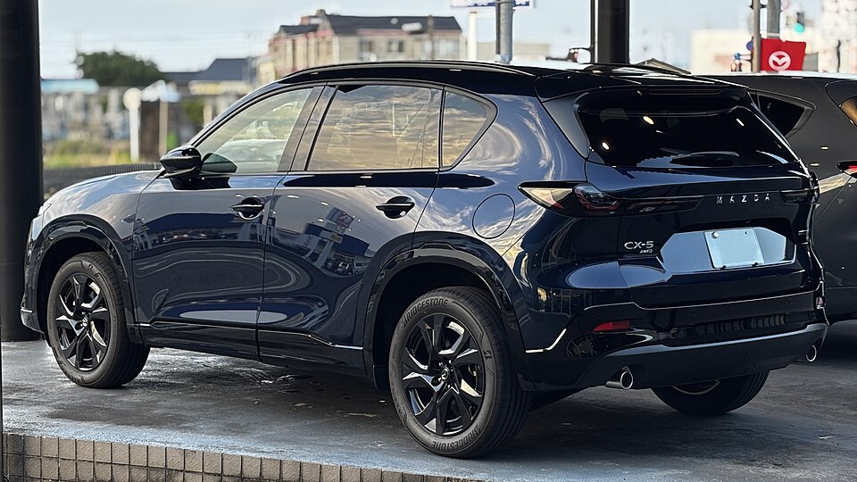 マツダ CX-5 3代目 の後方写真
