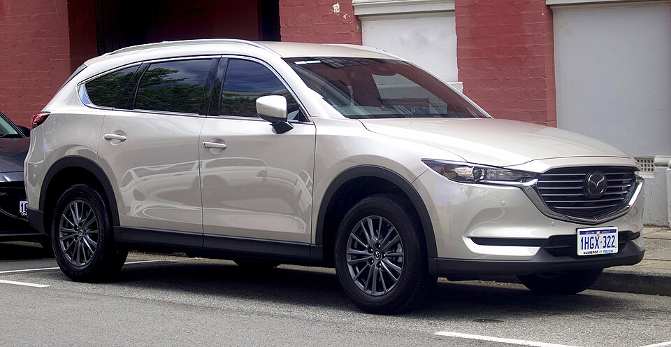 マツダ CX-8 初代 の正面写真