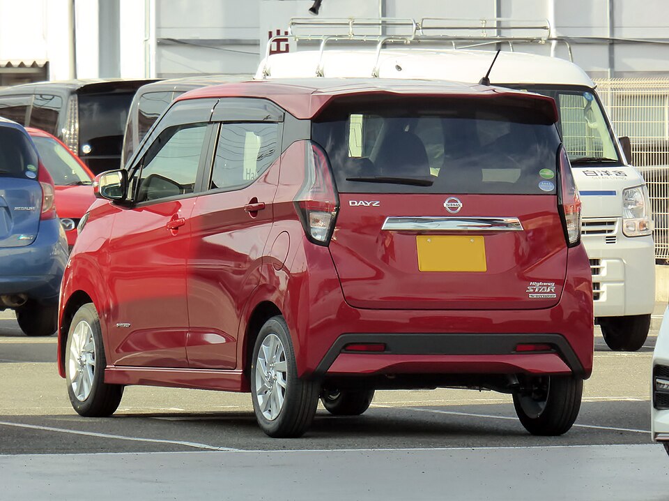 日産 デイズ 2代目 ハイウェイスター の外観写真