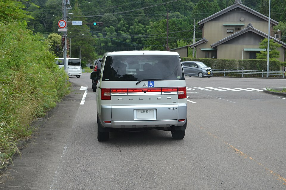 三菱 デリカD:5 D:5 の外観写真