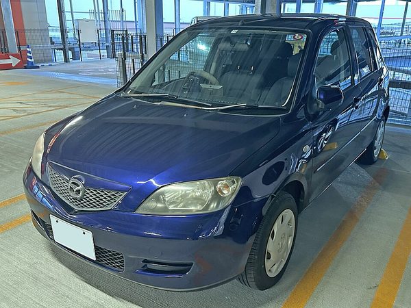 デミオ／MAZDA2 2代目 の正面写真