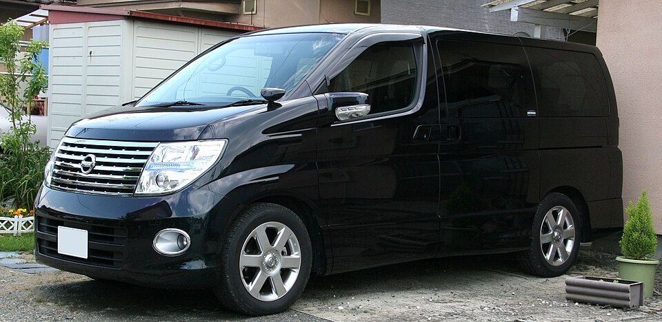 日産 エルグランド 2代目 ハイウェイスター の外観写真