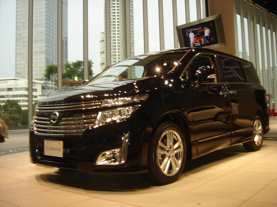 日産 エルグランド 3代目 ハイウェイスター の外観写真