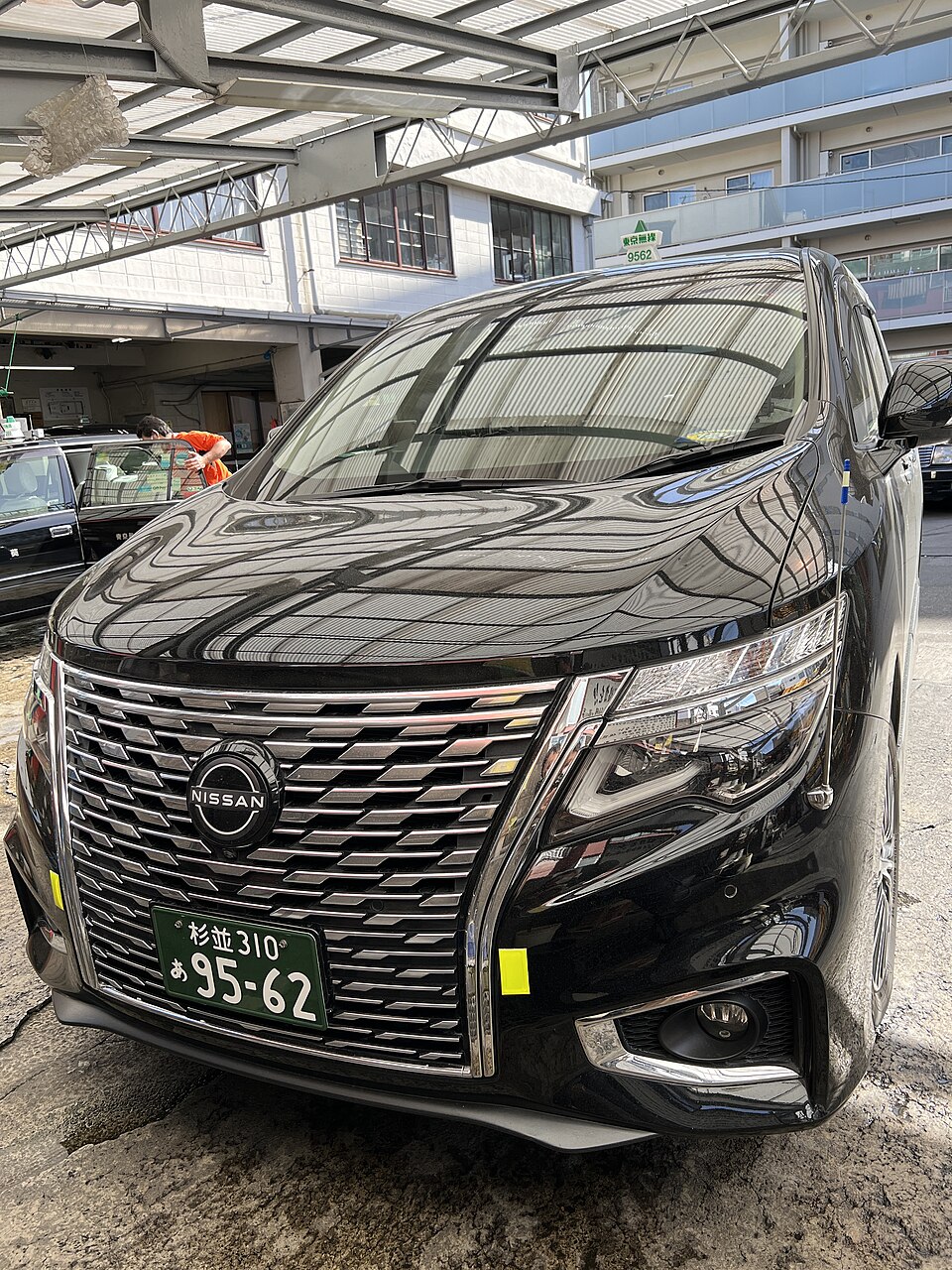 日産 エルグランド 3代目 ハイウェイスター の外観写真