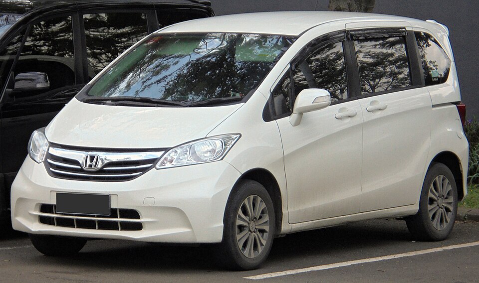 ホンダ フリード 初代 の外観写真