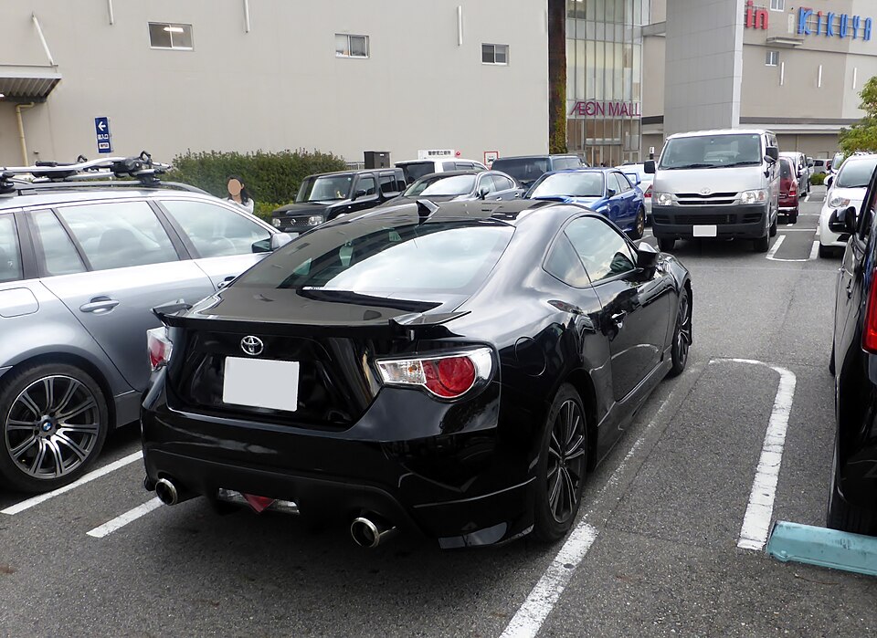 トヨタ 86／GR86 初代 の後方写真