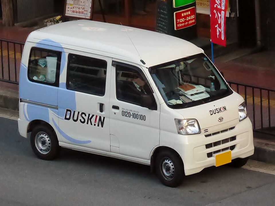 ダイハツ ハイゼット カーゴ 10代目 (S320系) の正面写真