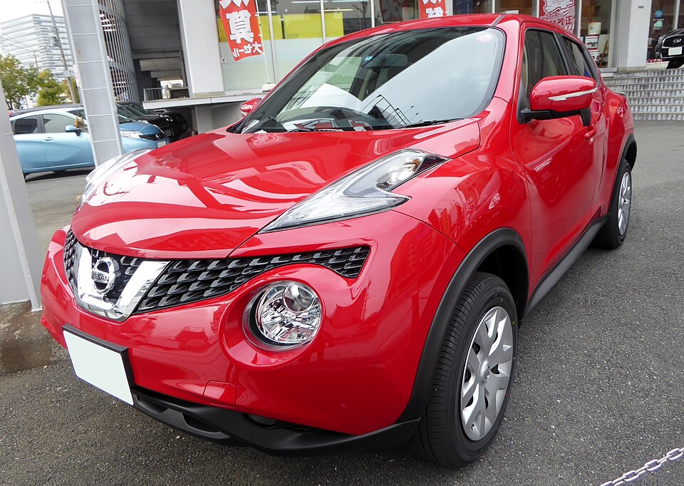 日産 ジューク 初代 の正面写真