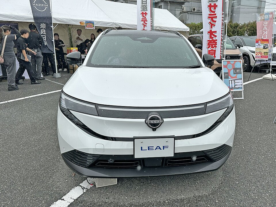 日産 リーフ 3代目 の正面写真