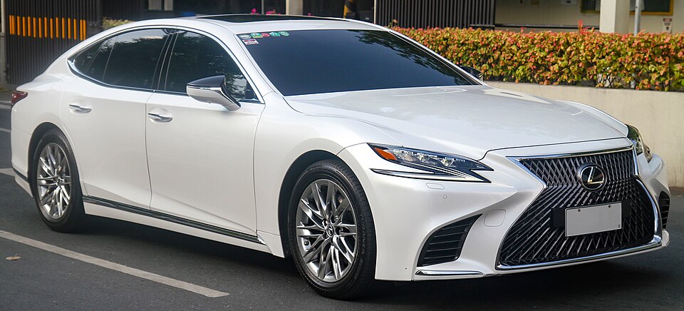 レクサス LS 5代目 (XF50) の外観写真