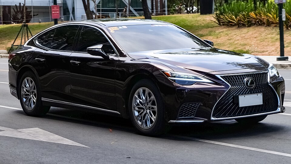 レクサス LS 5代目 (XF50) の外観写真