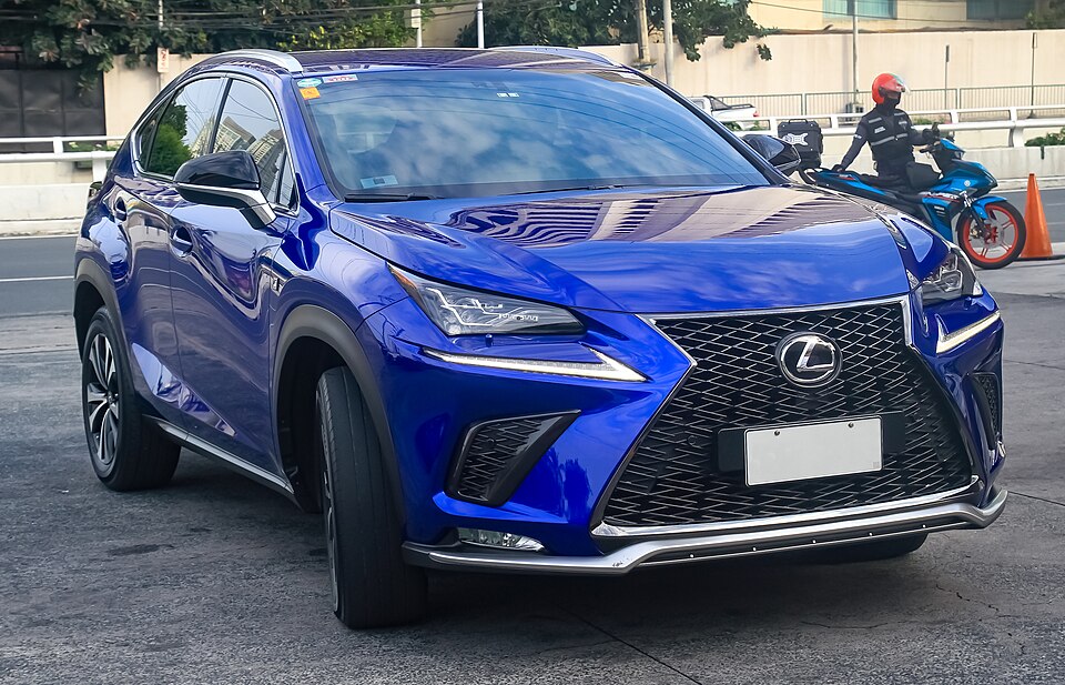 レクサス NX 初代 (AZ10) の外観写真