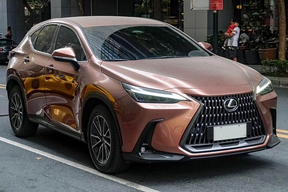 レクサス NX 2代目 (AZ20) の外観写真