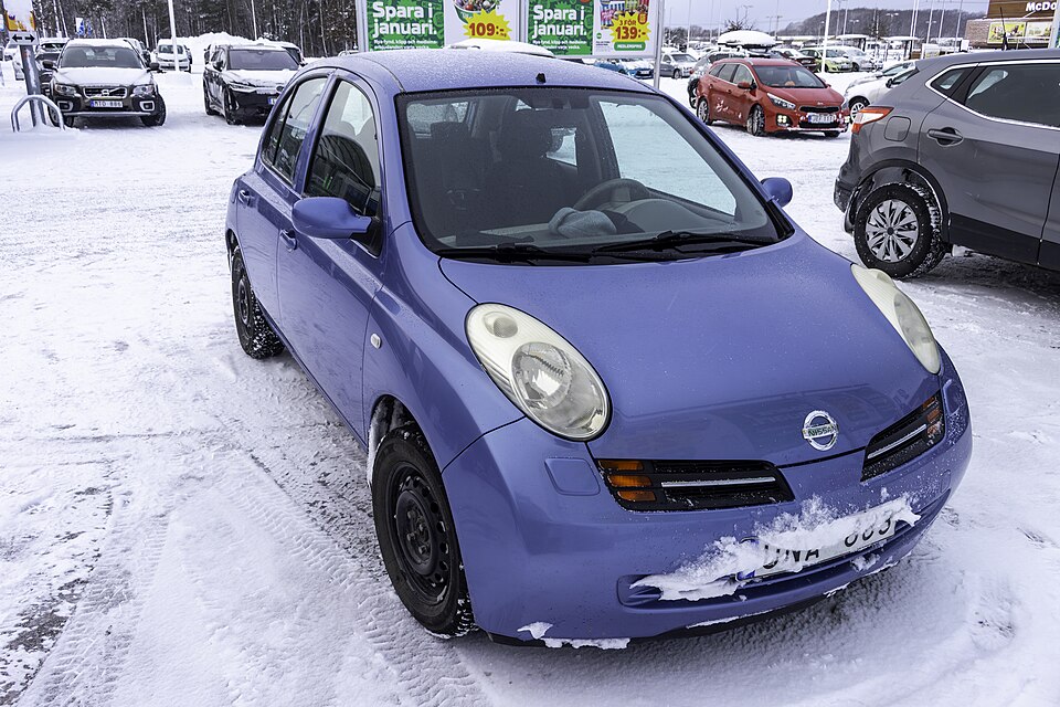 日産 マーチ 3代目 の外観写真