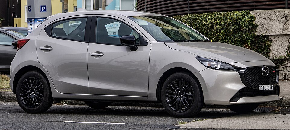 マツダ デミオ/MAZDA2 MAZDA2 (DJ後期) の正面写真