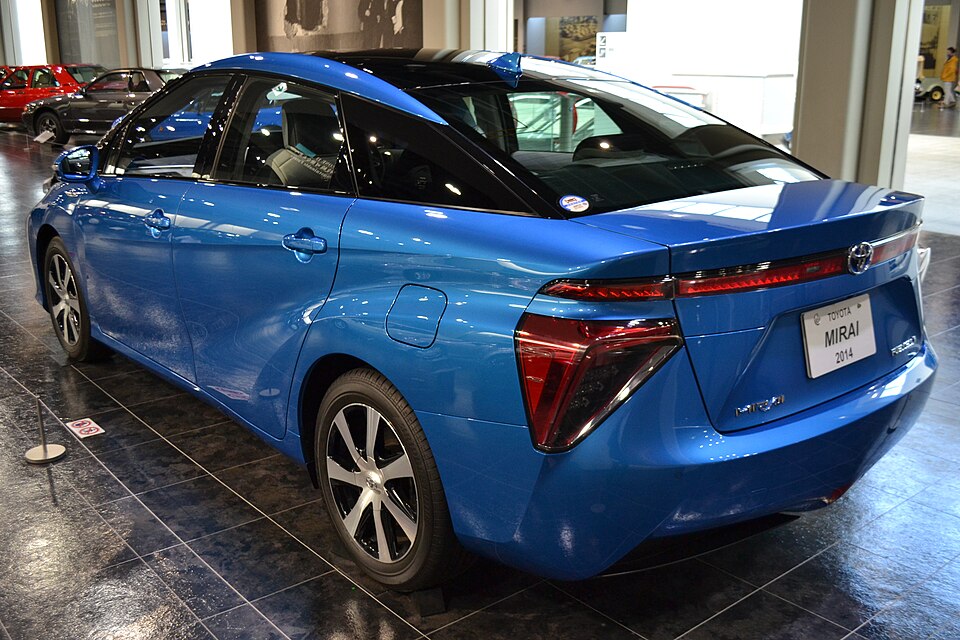 トヨタ MIRAI 初代 の外観写真