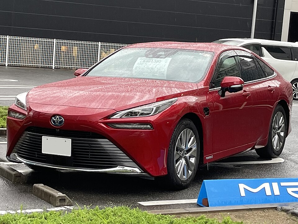 トヨタ MIRAI 2代目 の正面写真